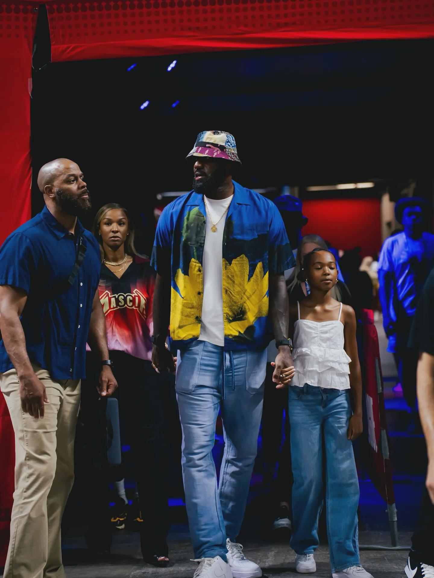 kaiyun-詹姆斯前队友提议老詹离开湖人，暗示队友不如加入迈阿密热火