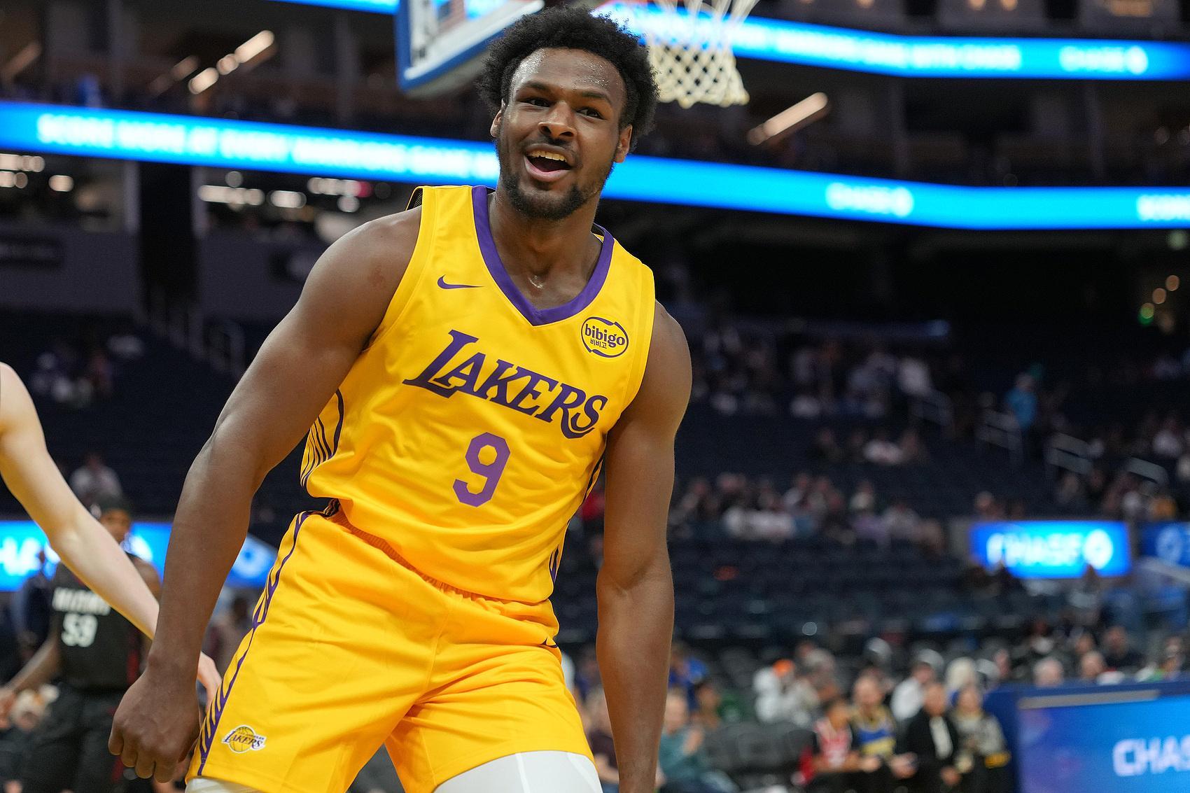 开云-夏联生涯最佳战！布朗尼砍17分5板5助大秀技能包 最后时刻略瑕疵