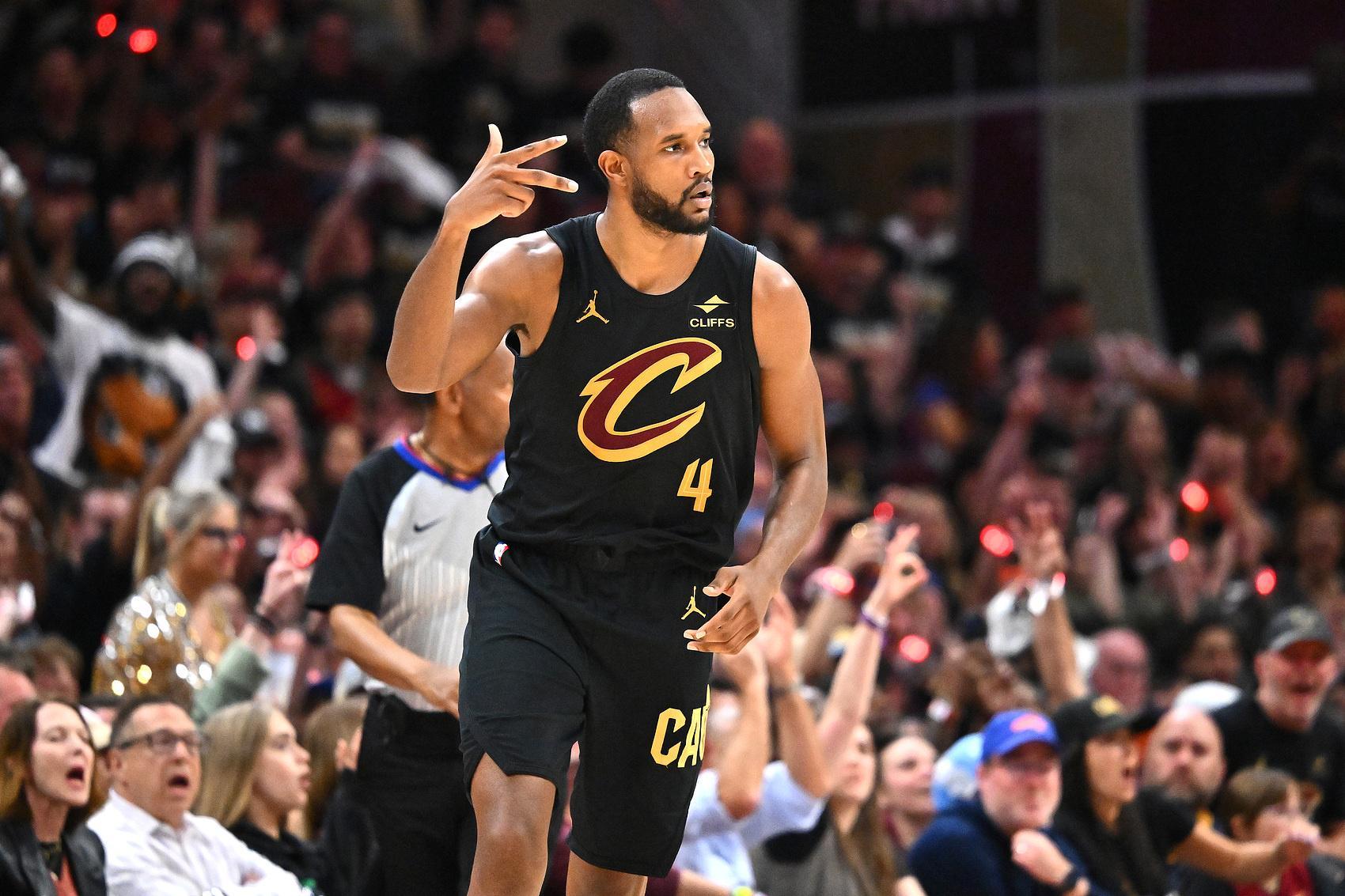 开云体育官网-不止做DPOY！队记：莫布里今夏提升了跳投技术 控球&amp;amp;终结也有增强