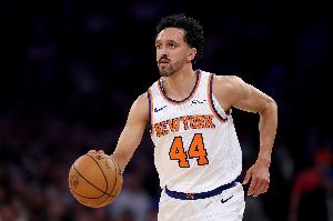 将开启第八季！Shams：自由球员后卫沙梅特以一年合同重返尼克斯