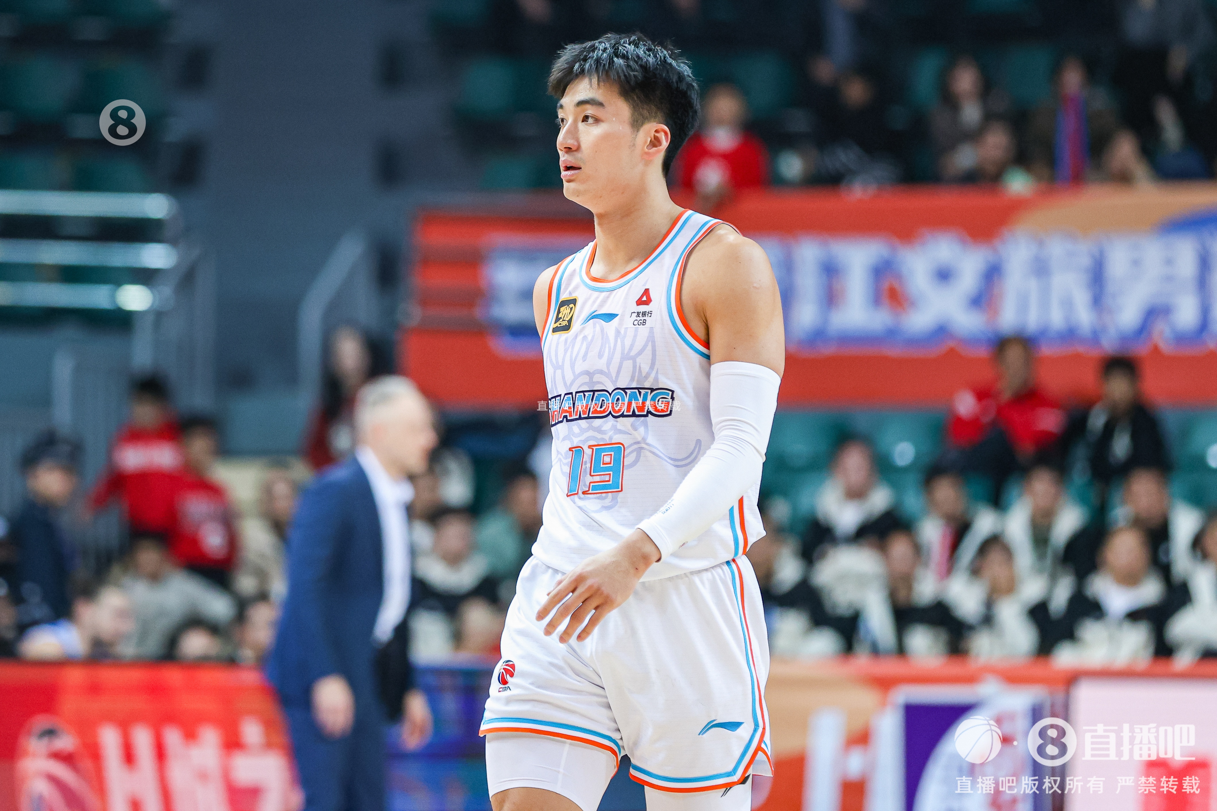 开云APP-媒体人：山东VS北京最后90秒激烈紧张但不精彩 本土球员菜鸡互啄