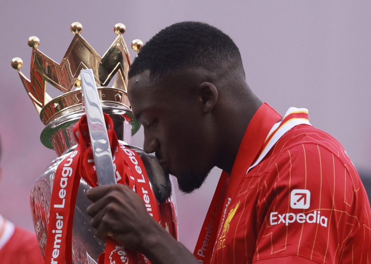 开云官网-跟队：皇马相信科纳特愿意加盟，球员或权衡皇马和利物浦双方报价