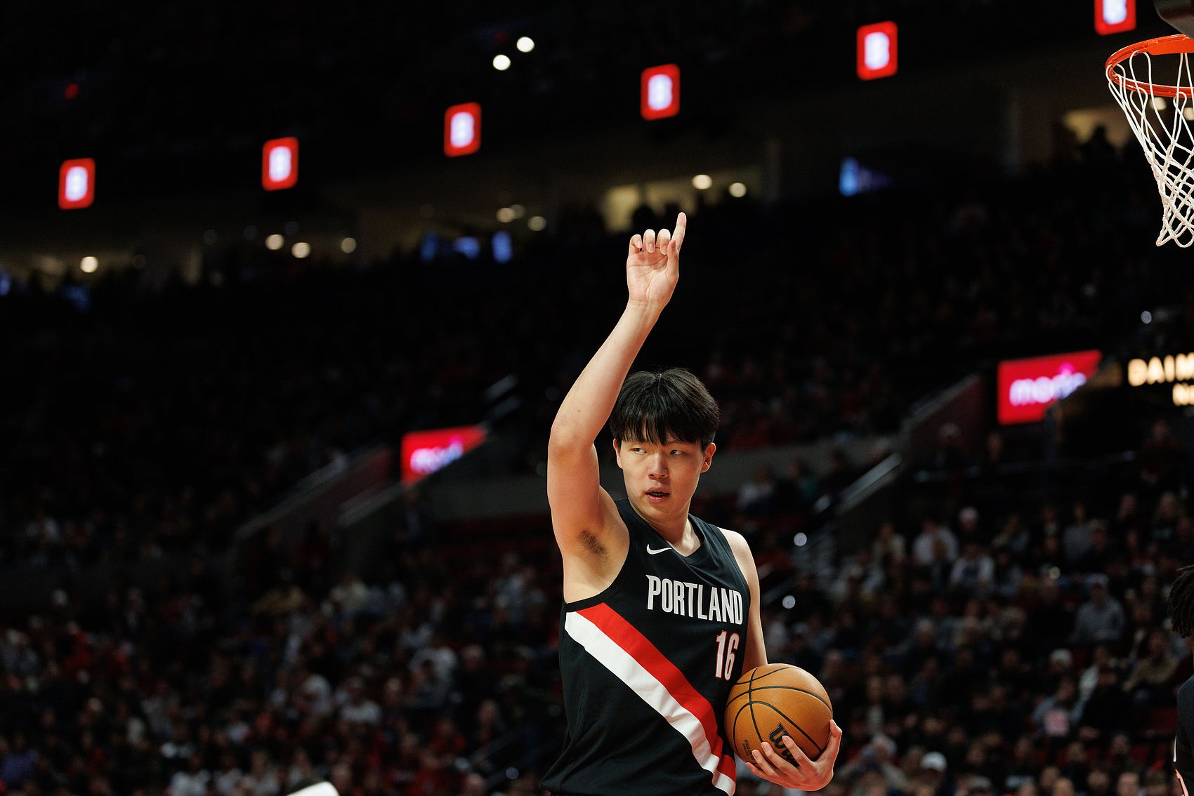 开云体育下载-开拓者不擅长培养年轻人？拓媒：反正杨瀚森之前确实上场偏少