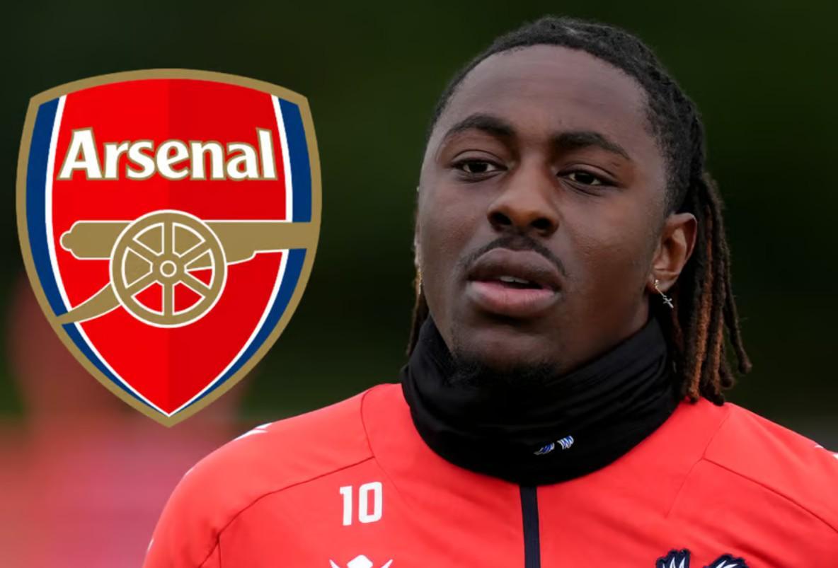 开云-晚旗报：埃泽赶不上阿森纳踢利兹联的比赛，转会周末才能完成