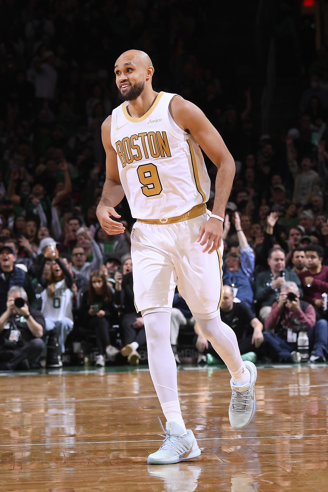 开云官网-错失绝杀三分！德里克·怀特21中7&amp;三分仅9中2  还有4失误