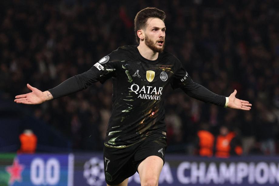 开云体育官网-欧冠-克瓦拉茨赫利亚双响登贝莱建功 巴黎5-2切尔西