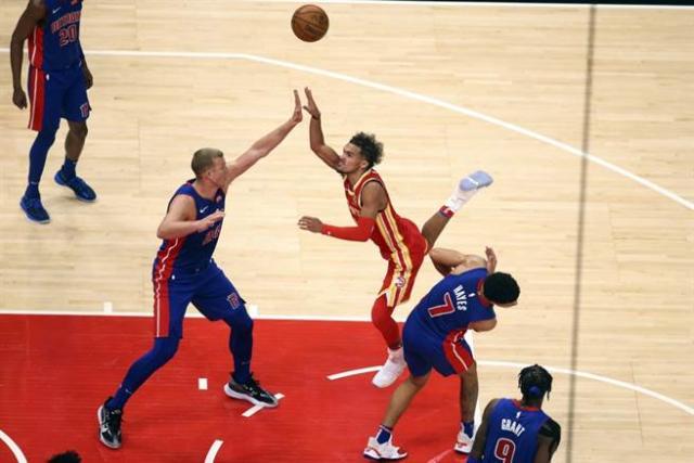 开云体育官网-NBA四大新规开始执行 跳水勾手臂急刹车都是犯规!