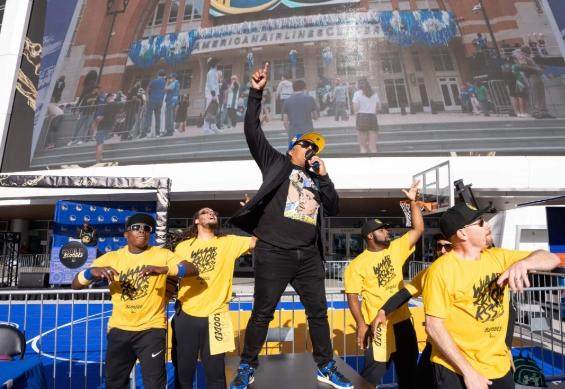 kaiyun-【现场】全明星主持人的忙碌一天是怎样的？